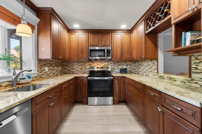 Foto del edificio - 668 Glenbrook Rd