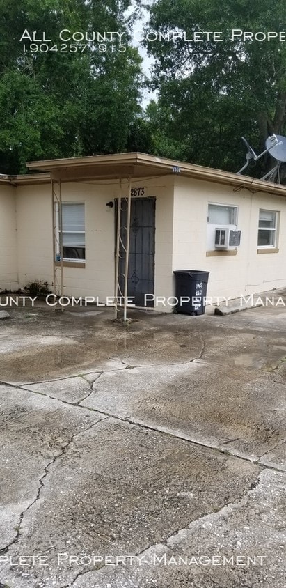 Primary Photo - Two-Bedroom Triplex Unit - Water Included!