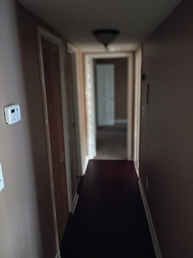 Foto del edificio - 1523 Camelot Dr