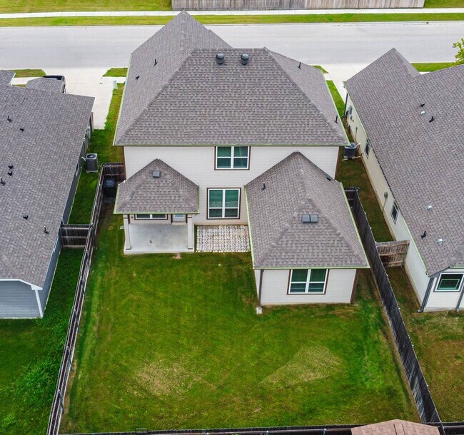 Building Photo - 6306 Golden Gate Dr