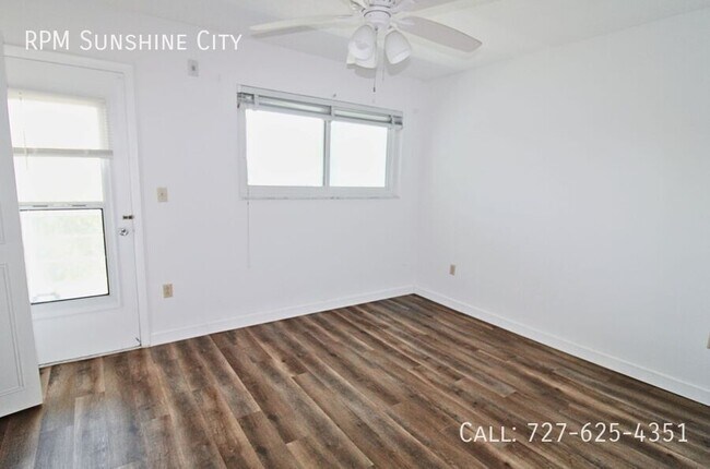 Foto del edificio - 8075 112th St N