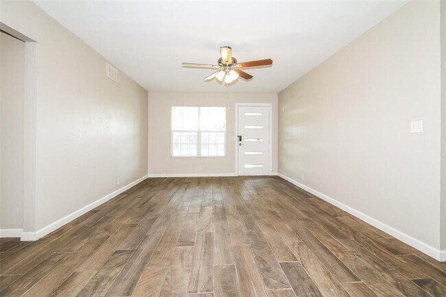 Foto del edificio - 1613 SW 61st Terrace