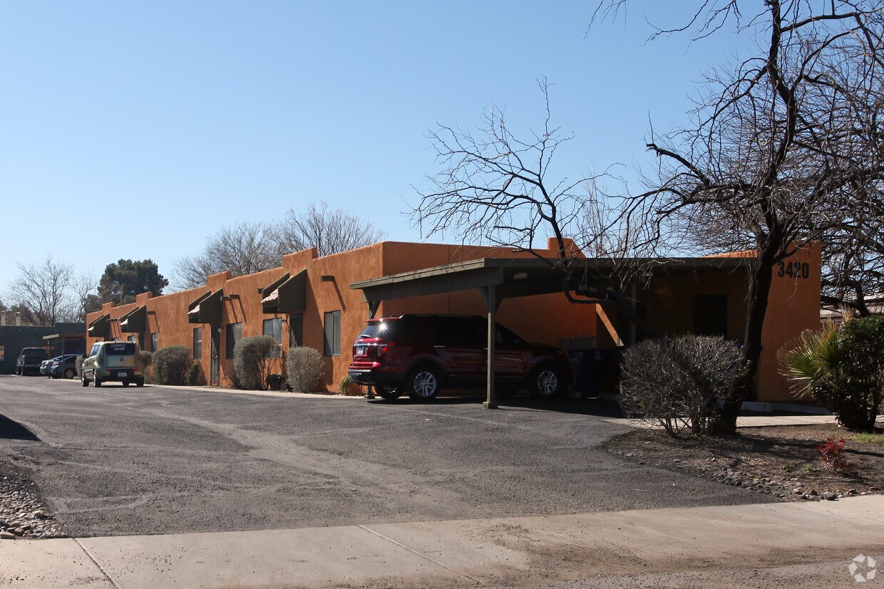 Primary Photo - 3420 E Flower St
