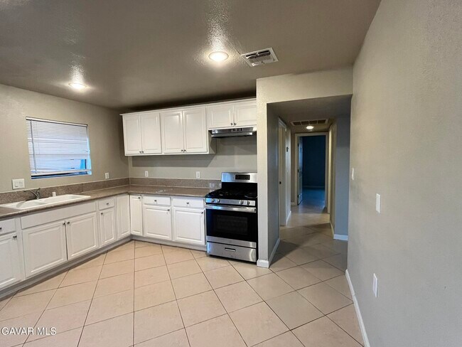 Foto del edificio - 8512 Tamarack Ave