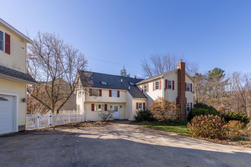 605 Old Wellington Rd, Manchester, NH 03104 House Rental in