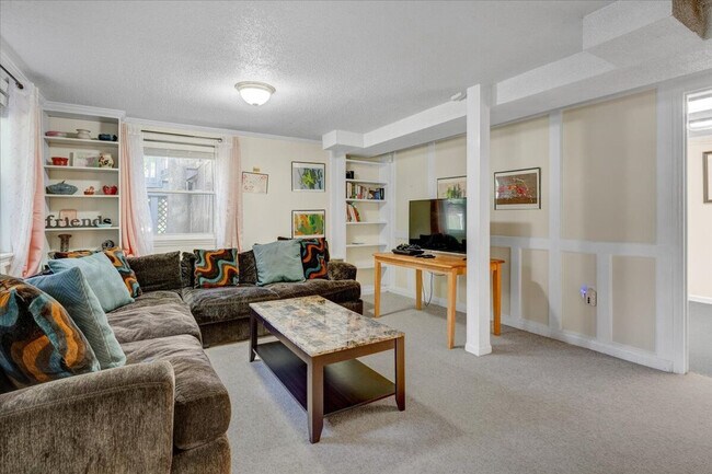 Foto del edificio - 102A White Oak Dr