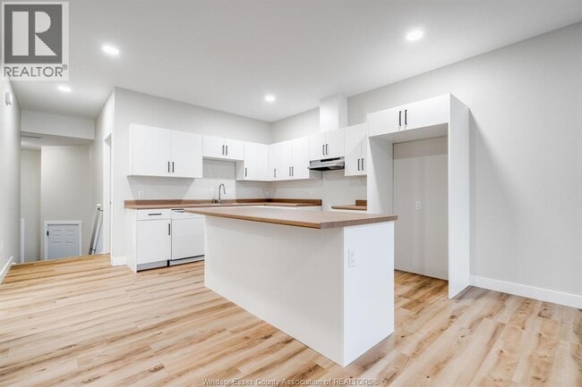 Building Photo - 21293 Harbour Rd