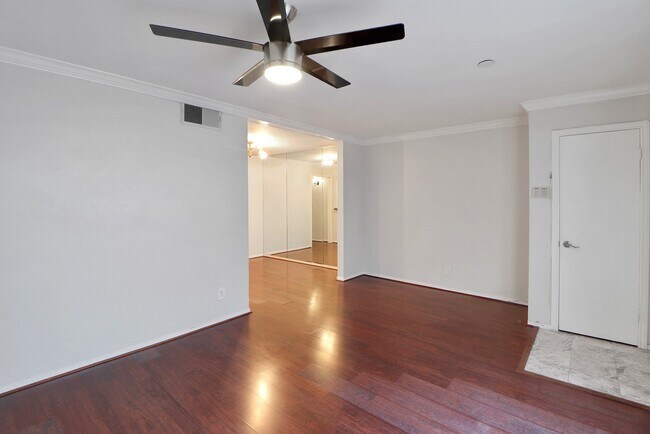 Foto del edificio - 11550 Chimney Rock Rd