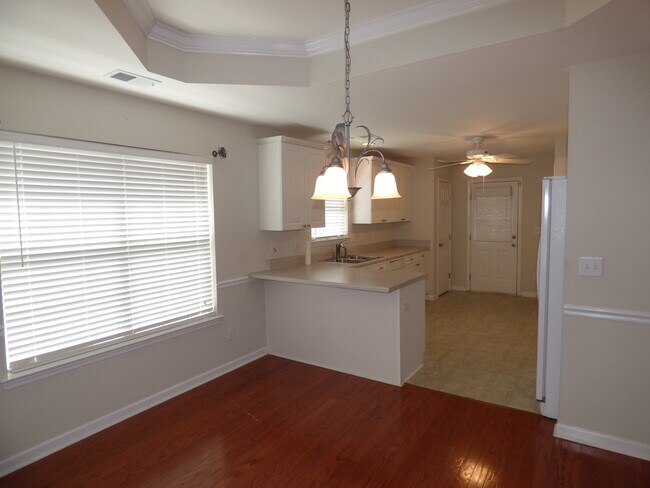 Foto del edificio - 380 Forest Lakes Dr