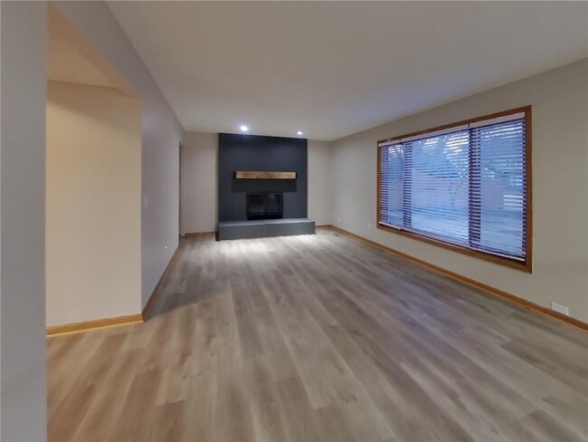 Foto del edificio - 956 Meadow Ave