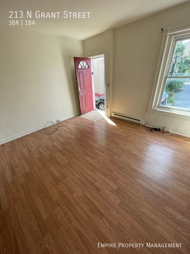 Foto del edificio - 3 Bedroom / 1 Bathroom Home in Allentown !