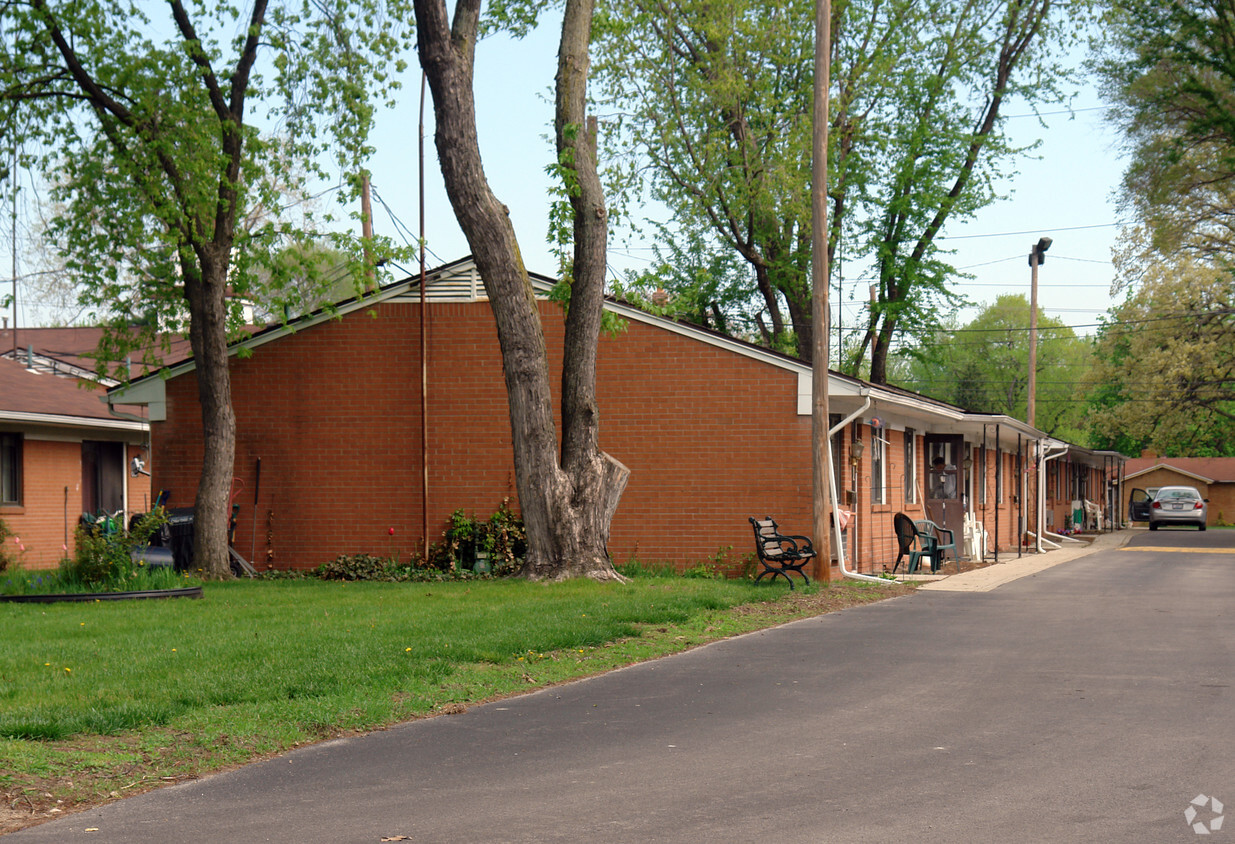 Building Photo - Richmar Manor