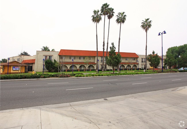 Building Photo - La Corona Apartments