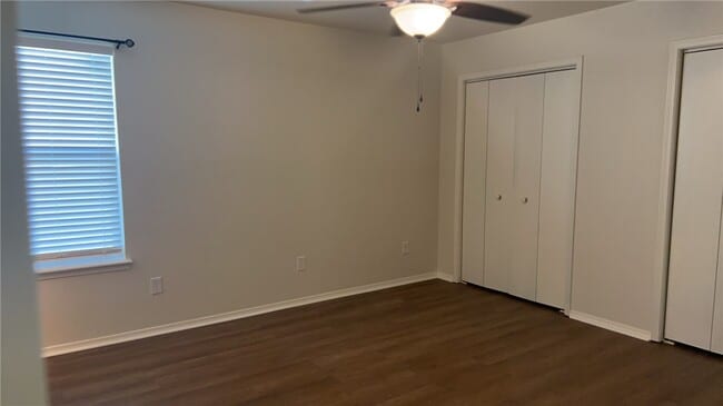 Building Photo - 1209 W Bishop Dr
