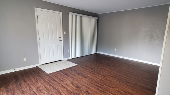 Building Photo - 507 NW 39th Rd