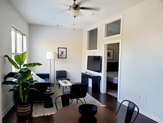 Foto del edificio - 1700 Belcourt Ave