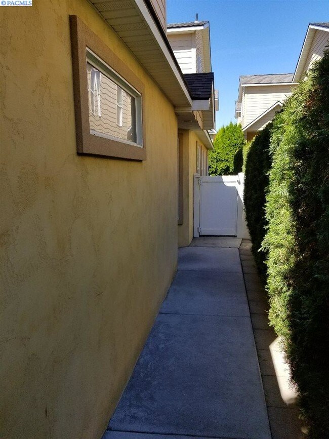 147 Keene Rd, Richland, WA 99352 House Rental in Richland, WA