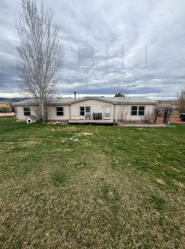 Building Photo - 160 Upper Prairie Dog Rd