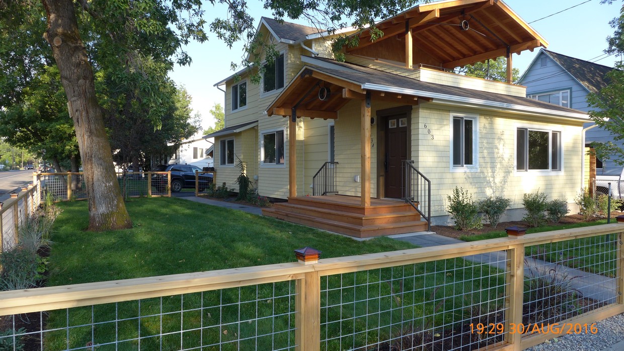 Entry Porch - 603 N Bozeman Ave