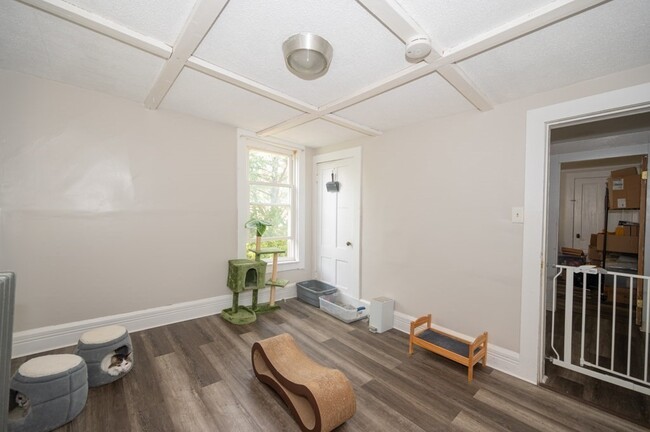 Building Photo - 5 Dayton Pl
