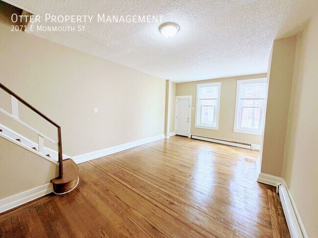 Foto del edificio - 2071 E Monmouth St