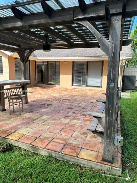 Foto del edificio - 9015 SW 102nd Ct
