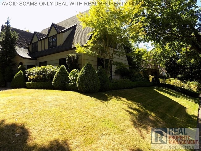 Building Photo - Gorgeous Tudor in Lovely Eastmoreland