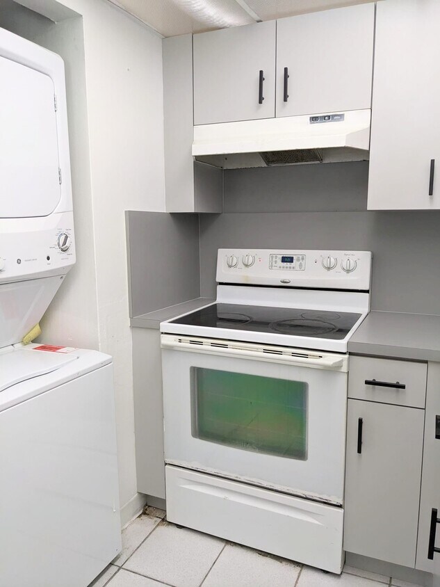 10000 NW 80th Ct Unit 2211, Hialeah Gardens, FL 33016 Condo for Rent