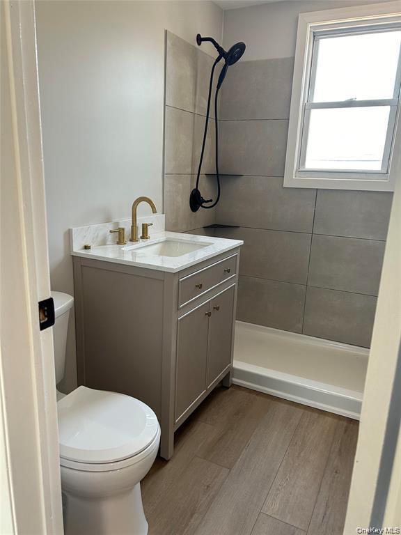 Building Photo - 27 Willoughby Pl