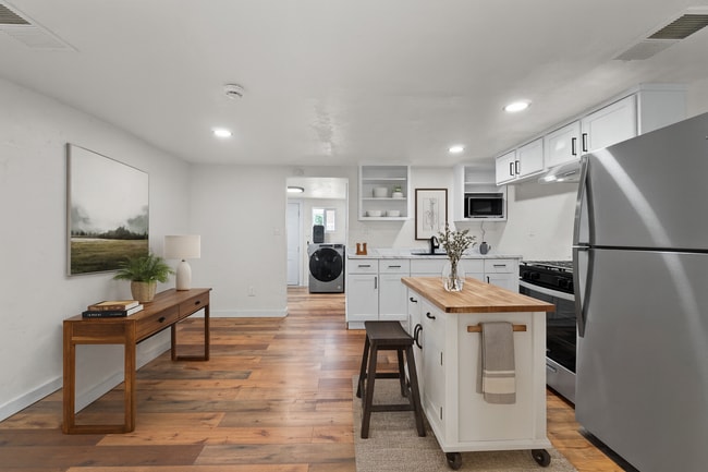 Photo - 3543 W Grant St Apartment