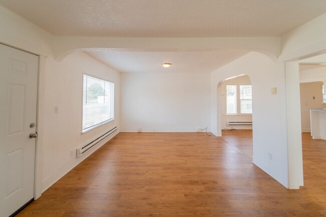 Building Photo - Charming 4bd/2ba Tacoma House for Rent!