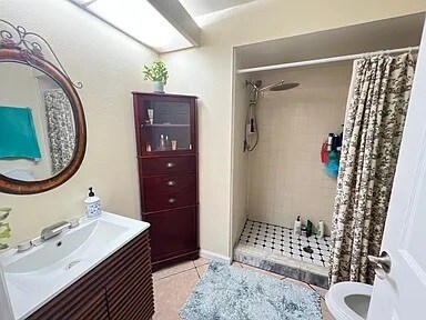 Foto del edificio - 5265 E Bay Dr