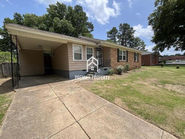 Building Photo - 3724 Elm Park Rd