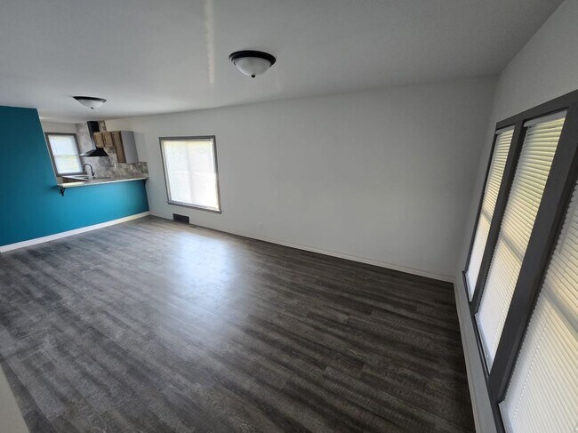 Foto del edificio - 592 S Harrington St