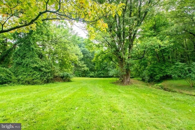 Building Photo - 1425 Manor Rd