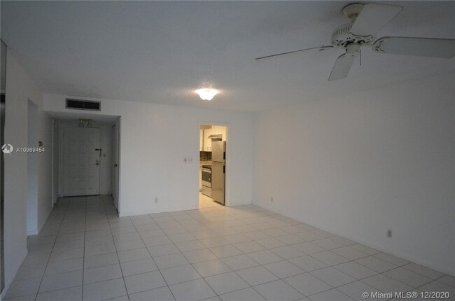 Foto del edificio - 6201 N Falls Cir Dr