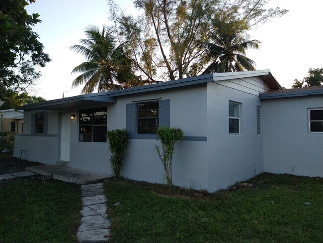 Building Photo - 2041 NW 63rd Ave
