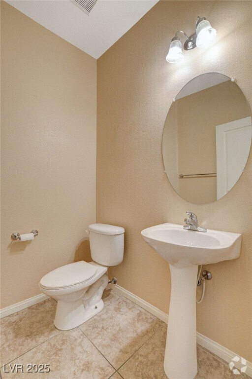 Building Photo - 9344 Vista Waters Ln