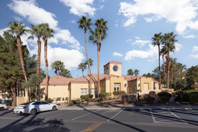 Building Photo - 210 E Flamingo Rd