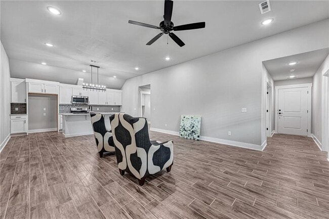 Foto del edificio - 55 Watson Ln