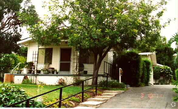 Primary Photo - 918-946 W Garvey Ave