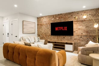 Building Photo - 4268 Québec 335-SI ID1491168P