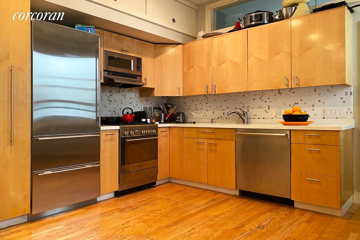 Foto principal - 105 W 77th St