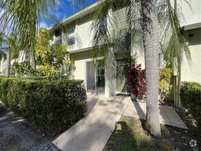 Building Photo - 843 Crystal Lake Dr