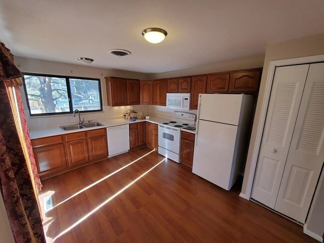 Foto del edificio - 10463 Garland Way