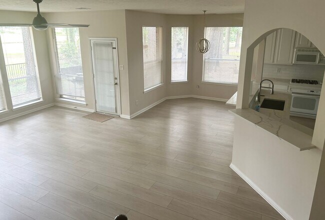 Foto del edificio - Spacious 5BR House on Golf Course in Marga...