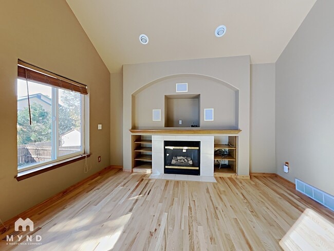Building Photo - 5839 Instone Cir