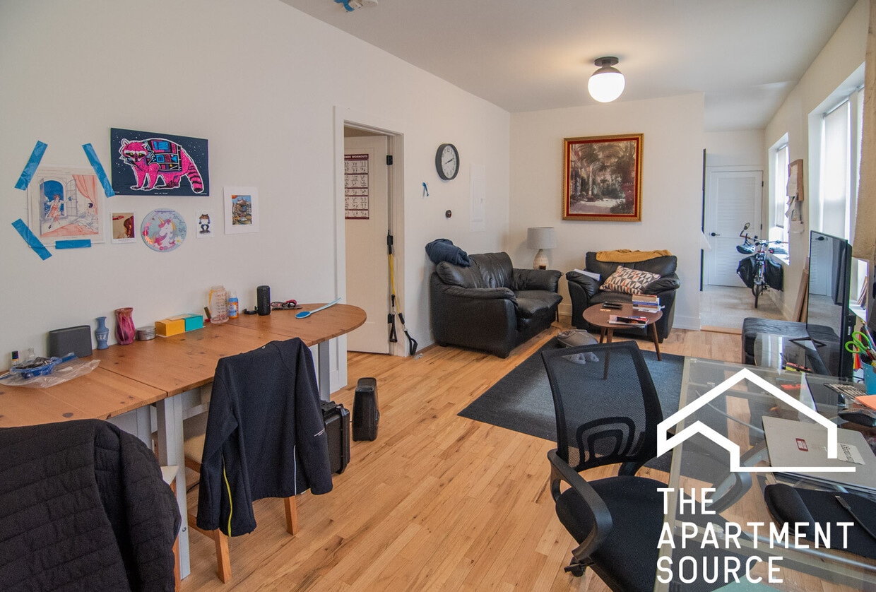 Photo - 3051 W Medill Ave