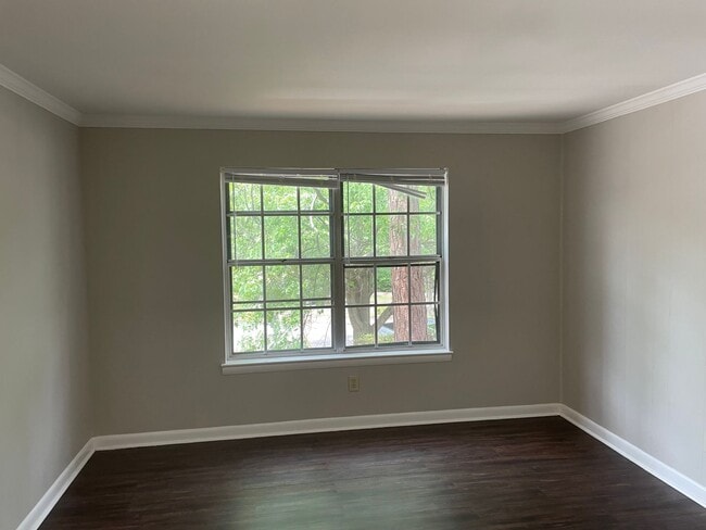 Building Photo - For Rent
