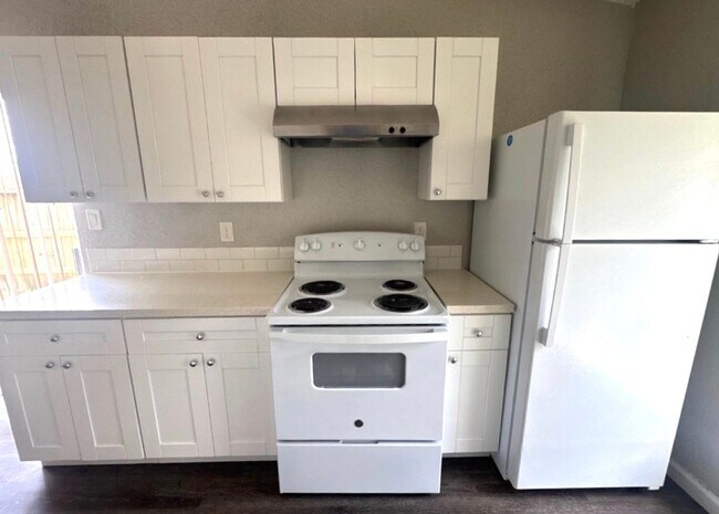 Building Photo - Updated 3-bedroom, 2-bathroom  duplex.